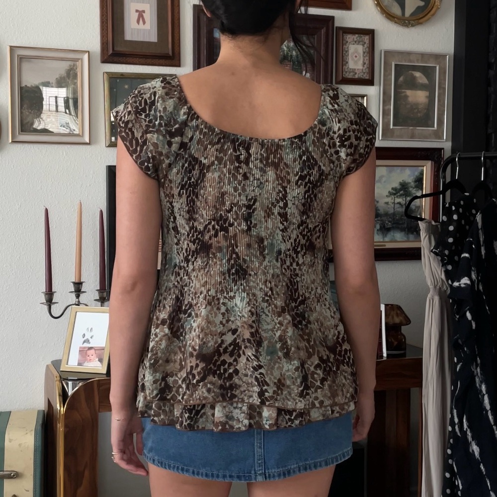 Brown Ruffled Cap Sleeve Blouse - Picture 4 of 4